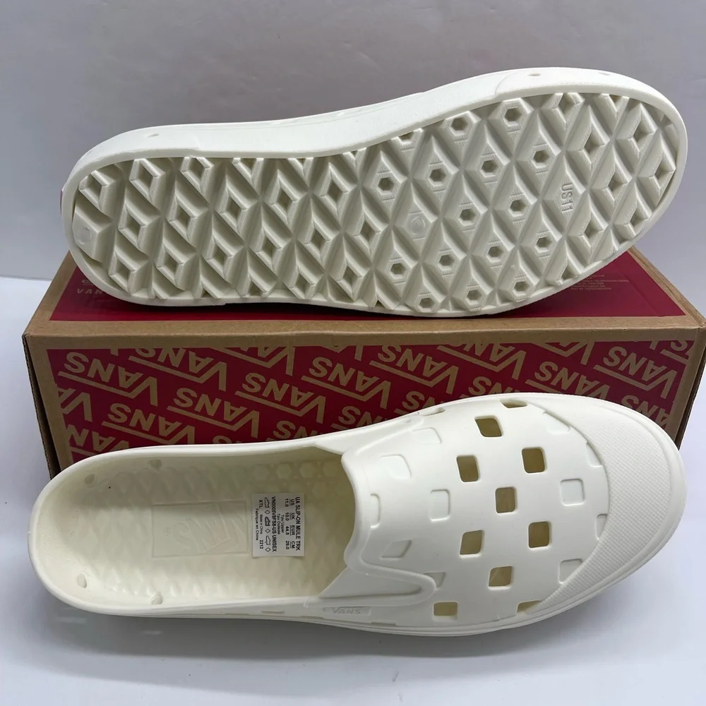 Vans Men’s Slip-On Mule Trk
Marshmallow
VN0005V8FS8 Cream Perforated Mules - Picture 6 of 16